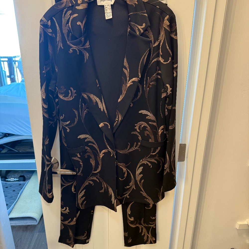 Joseph Ribkoff 2 pc. pantsuit size 10